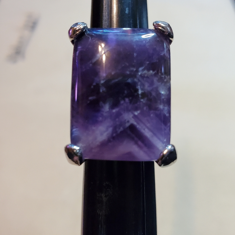 Cape amethyst and sterling silver 5 1/4 ring